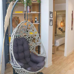 Luxury 80m2 With Balcony Downtown Daire Selanik
